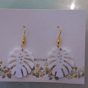 Mother of pearl monstera leaf drop earrings cute